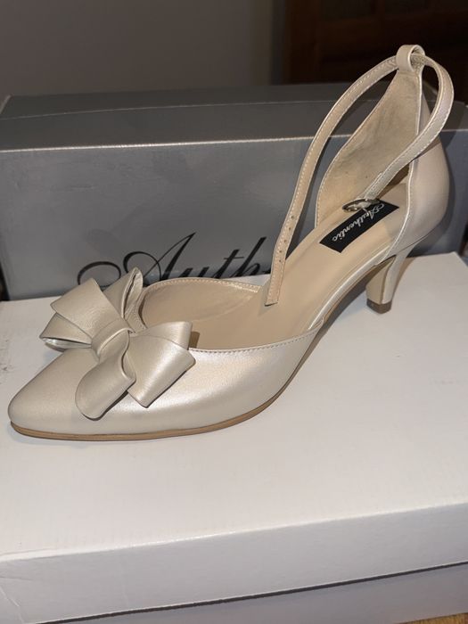 Pantofi cu toc, marimea 36