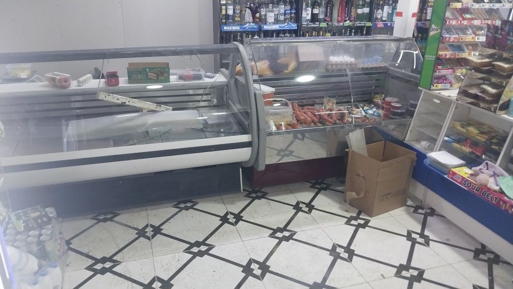 Холодильник для магазина