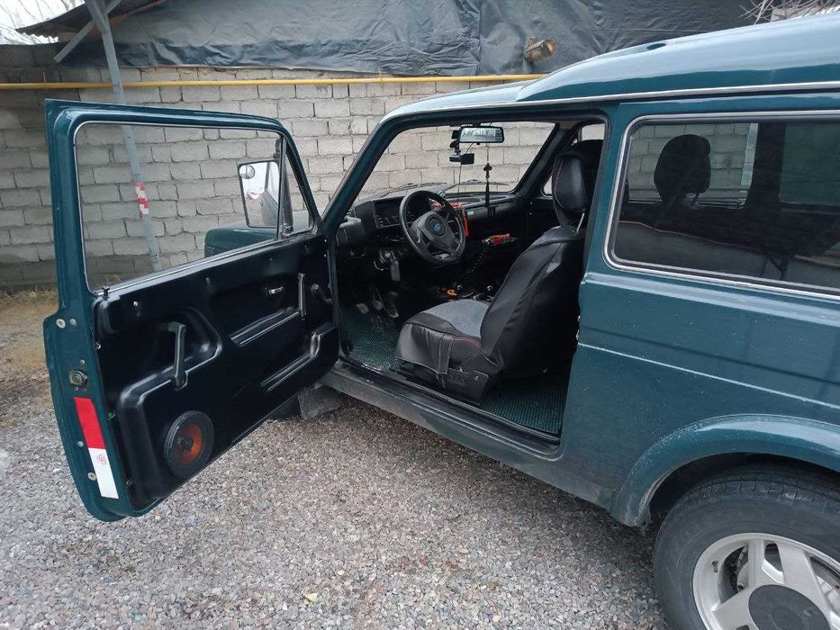 ВАЗ (Lada) Нива 212180