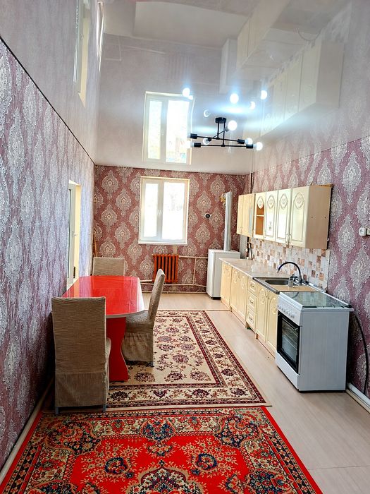 Үй сатылады. Бағасы келісімді.