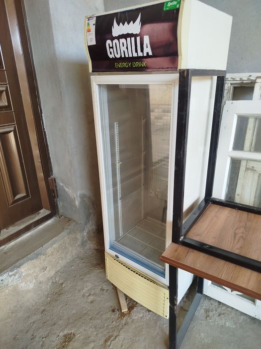 Холодильник сотилади