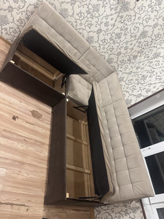 Уголок мебель xolati yaxshi