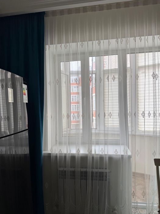 Продается шторы с тюлем 3 штуки