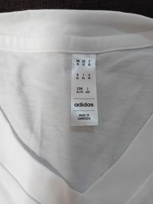 Vând tricou adidas