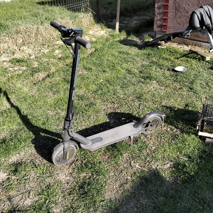 Vând trotineta xomi m3006