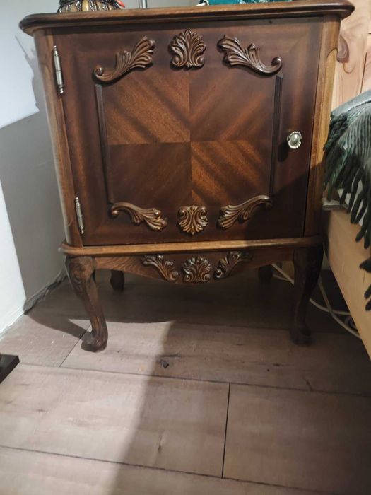 Холна гарнитура, диван-пейка с отделни нощни шкафчета и скринове