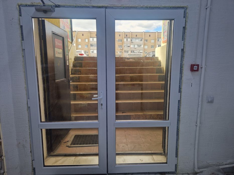 Двери пластиковый