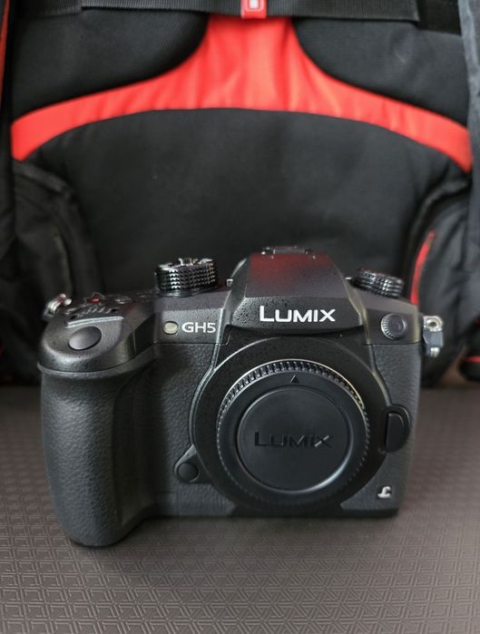 Panasonic Gh5 + Panasonic 12-60mm