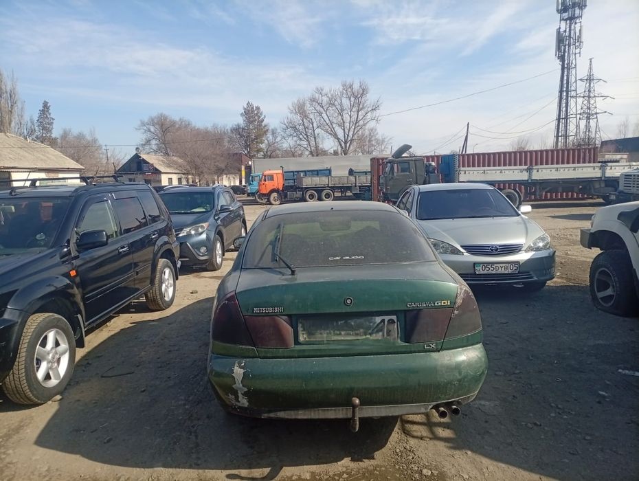 Продам машину  Митсубиси каризма