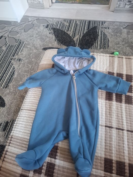Продам детский комбезик
