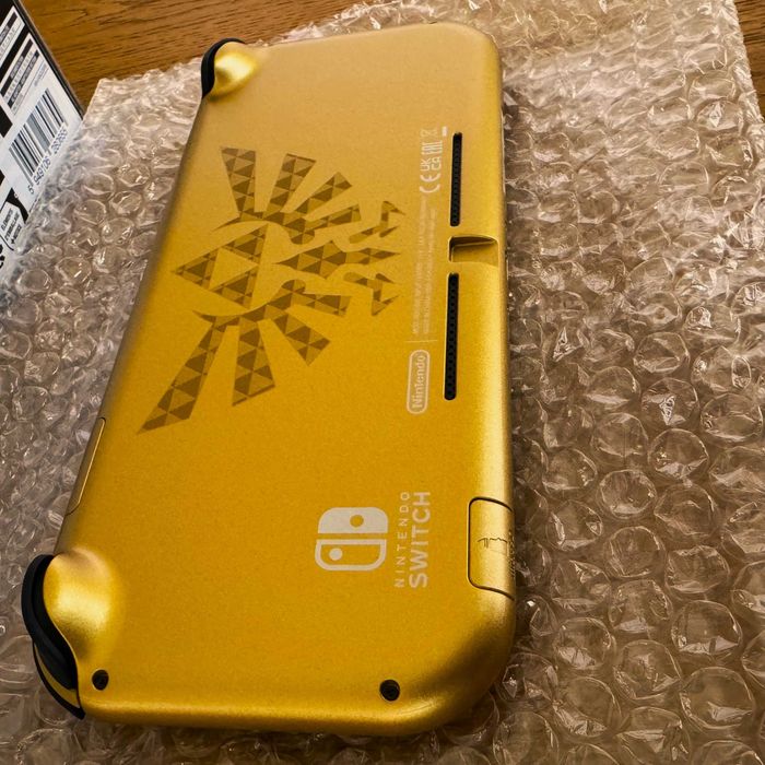Nintendo Switch Lite – Hyrule Edition | Пълен комплект