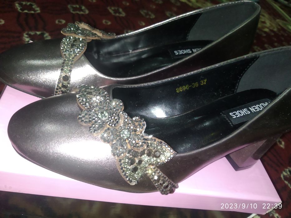 Oyoq kıyım 37 rаzmer