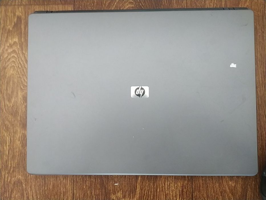 Ноутбук HP старенький