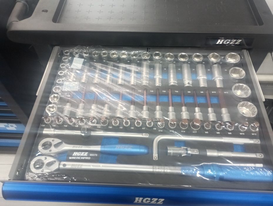 Инструментальня тележка с ложементами