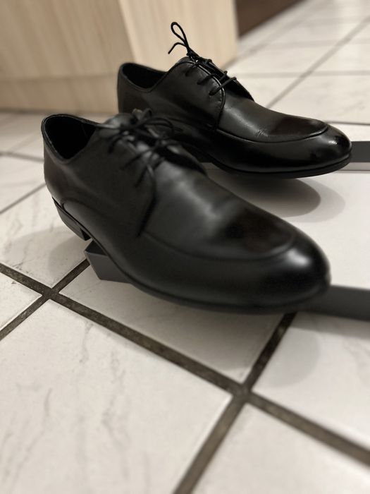 Нови черни официални обувки