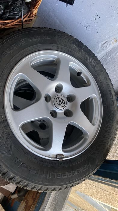 Диски на тайота R16