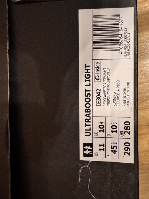 Adidas UltraBoost Light 23