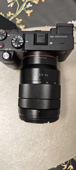 Obiectiv Full-Frame Sony Zeiss Vario-Tessar T* FE 24-70mm f/4 ZA OSS