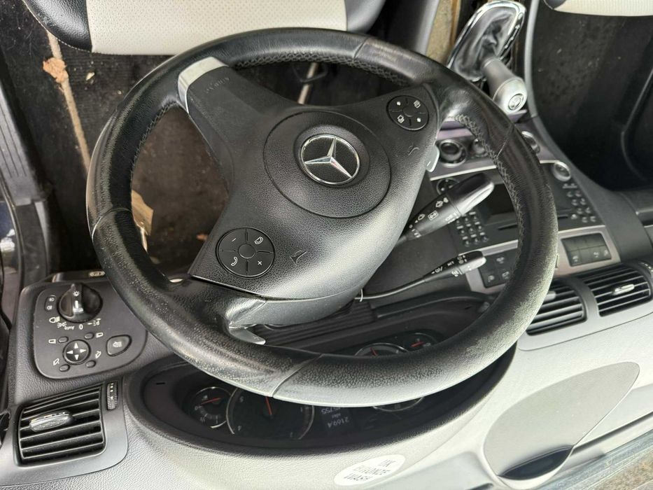 На Мерцедес Части ЦЛЦ 220цди Mercedes clc w203