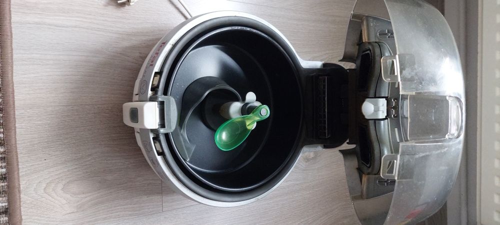 Friteuză cu aer cald Tefal Actifry– Gătit Sănătos (cu doar o lingura de ulei)