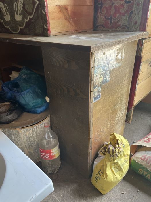 Продам сундук, полки, двери и шкафы