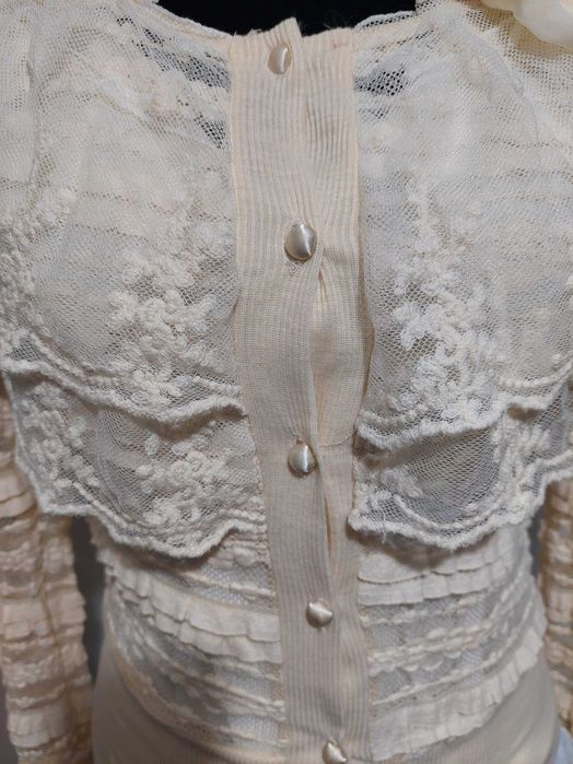 Cardigan absolut fabulos cu jabou din dantelă ivory TRANSPORT GRATUIT