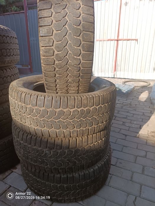 Продам шины комплект на 16