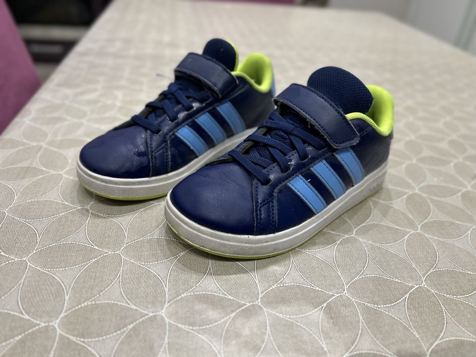 Детски маратонки.