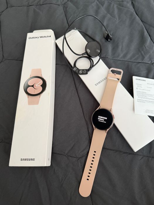 Часовник Galaxy Watch 4 розов