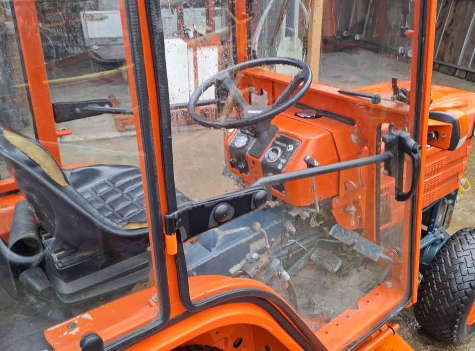 Tractor japonez Kubota 4x4