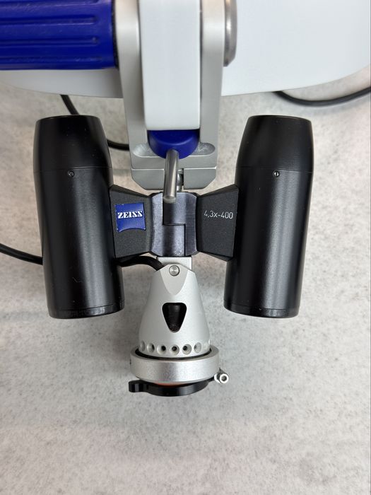 Увеличителни лупи Zeiss EyeMag Pro с шлем и осветление