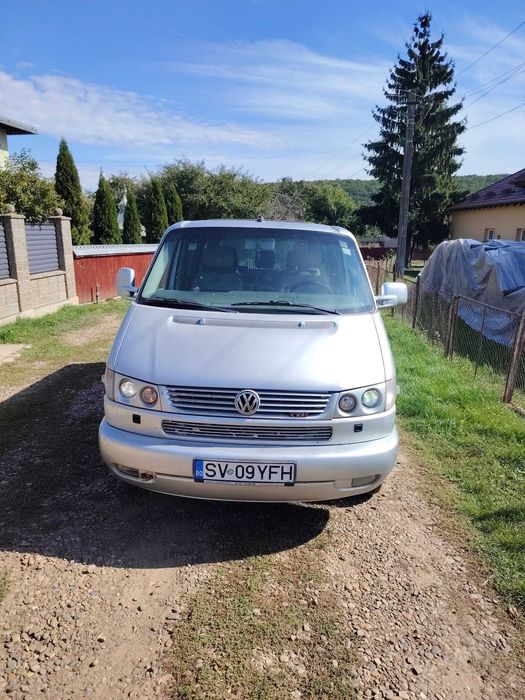 VOLKSWAGEN Multivan