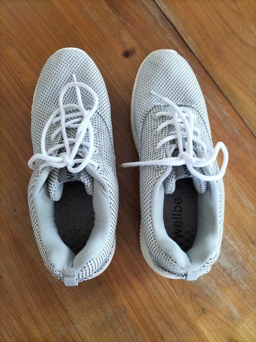 Adidași mărimea 40 int. 26,5 cm