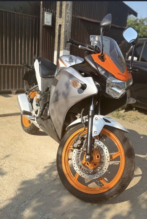 Honda CBR 125R.