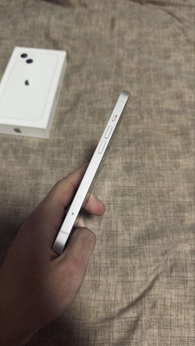 Vând iPhone 13 - 128 GB, White