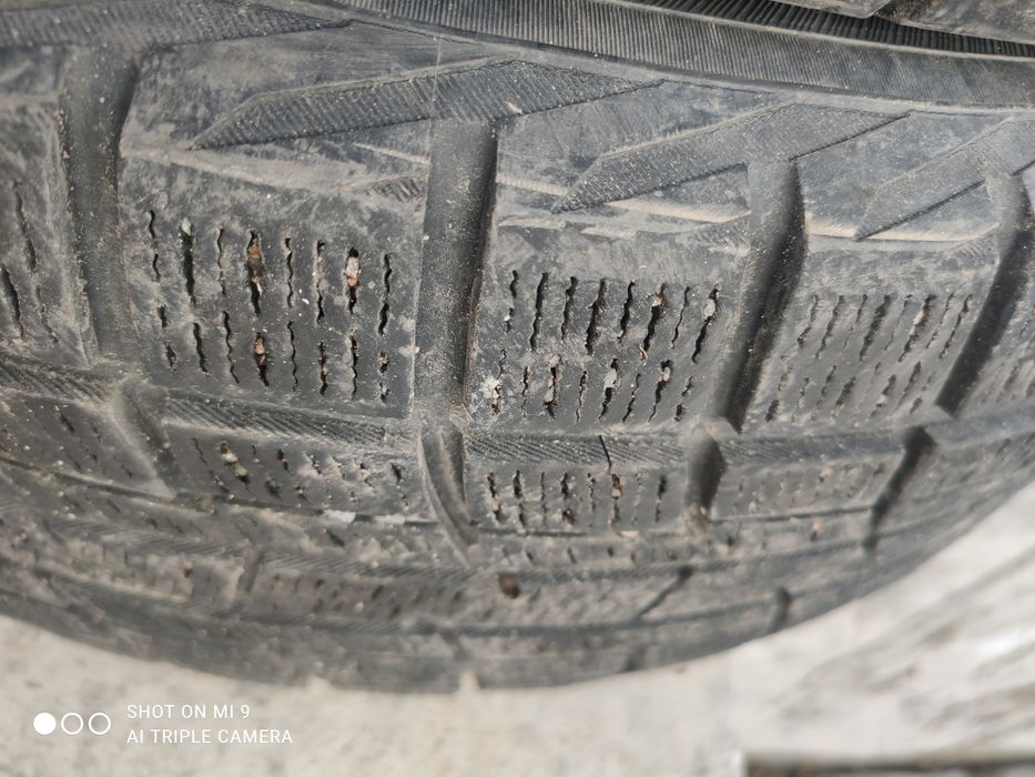 Продам зимние шины 215/60/16