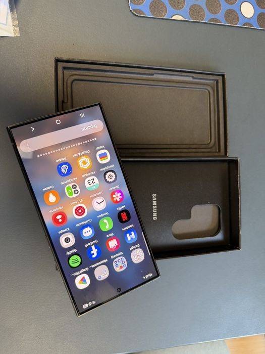 Продавам  Samsung Galaxy  S24 Ultra