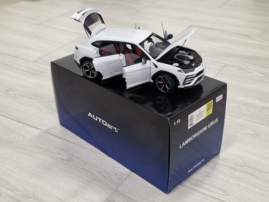 Macheta auto 1 18 Lamborghini Urus , Autoart
