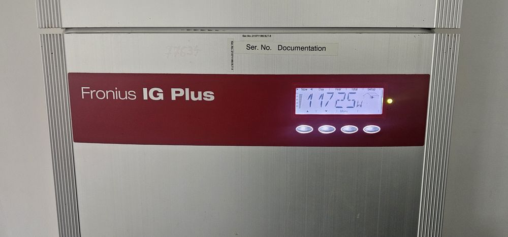 Invertor Fronius IG Plus 150 V3 – 12 kW – interior – perfect funcționa