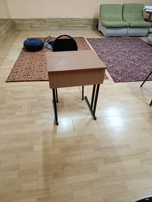 Продам одноместные школьные парты