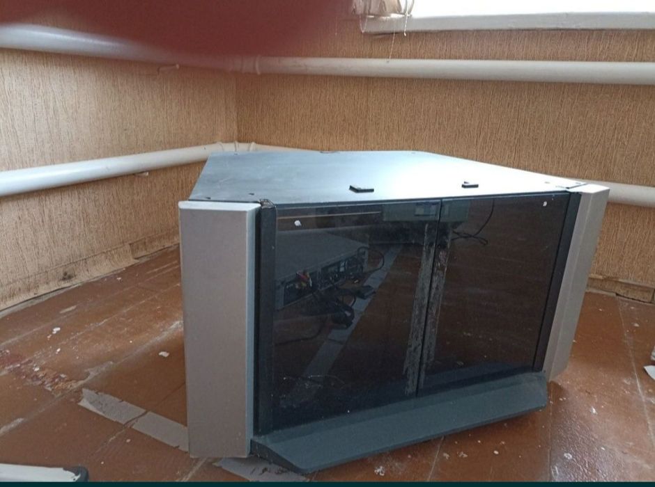 Продам телевизор Панасоник с тумбой