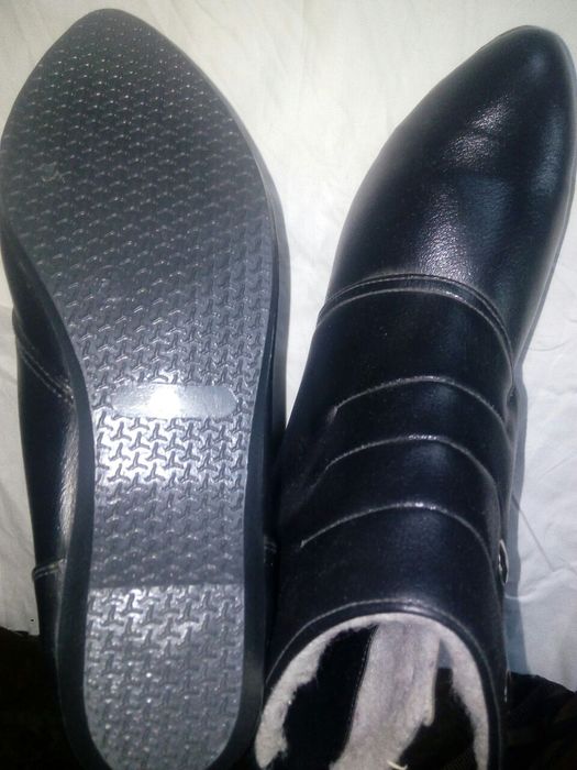 Женские зимние ботиночки и финские сапоги.  Всё абсолютно новое.