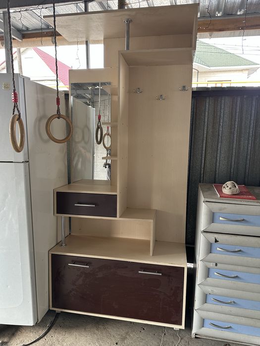 Прихожая покупали год назад в хорошем состоянии