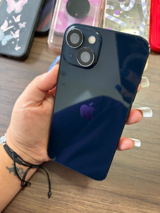 Vând iPhone 13 – 128 GB | Baterie 85%