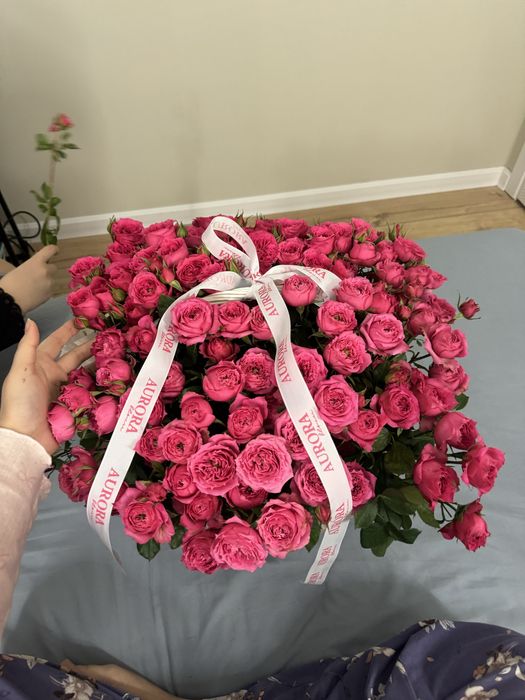 Букет в корзине розы