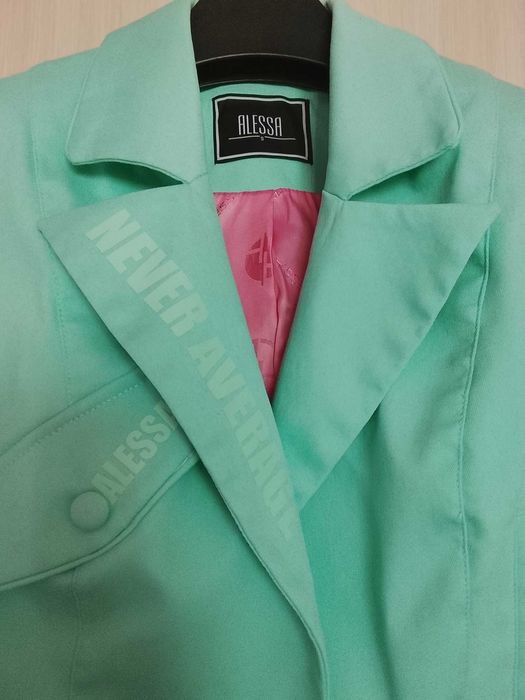 Сет пола и къс блейзър на Алесса Alessa