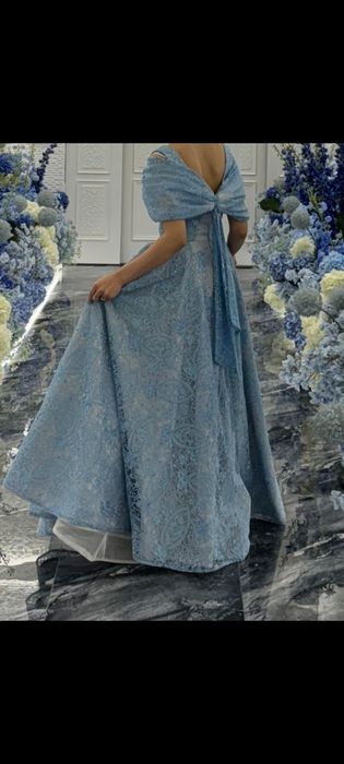 Шикарное платье  один раз одели на мерими