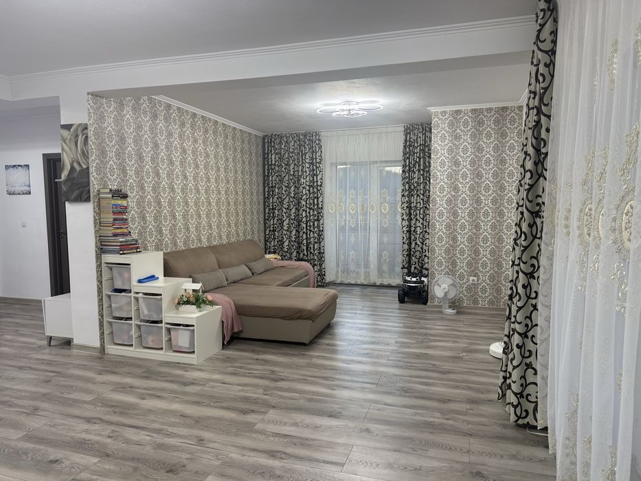De vânzare: Apartament cu 2 camere, cu Terasă deasupra – Zonă stadion