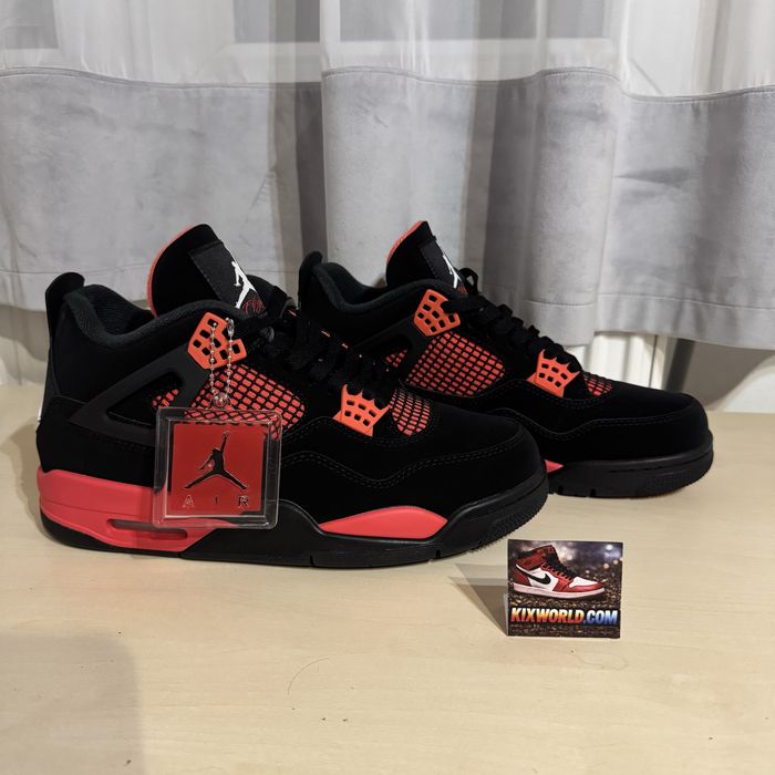 Jordan 4 Bred / Black Red