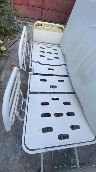 Pat de spital cu actionare electrica